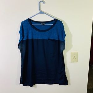 Navy Banana Republic Top!